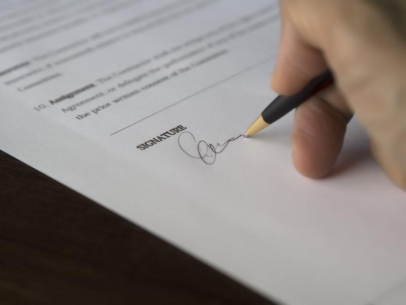 How to Draft a Simple Business Contract Without a Lawyer: Step-by-Step Guide