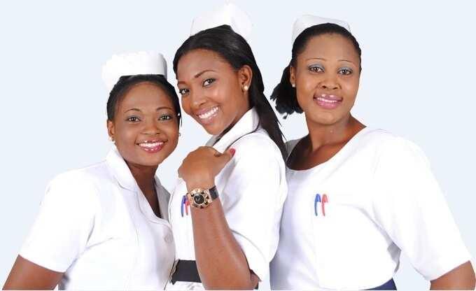 Best Fully Funded Nursing Scholarships for Nigerian Students in Canada 2025