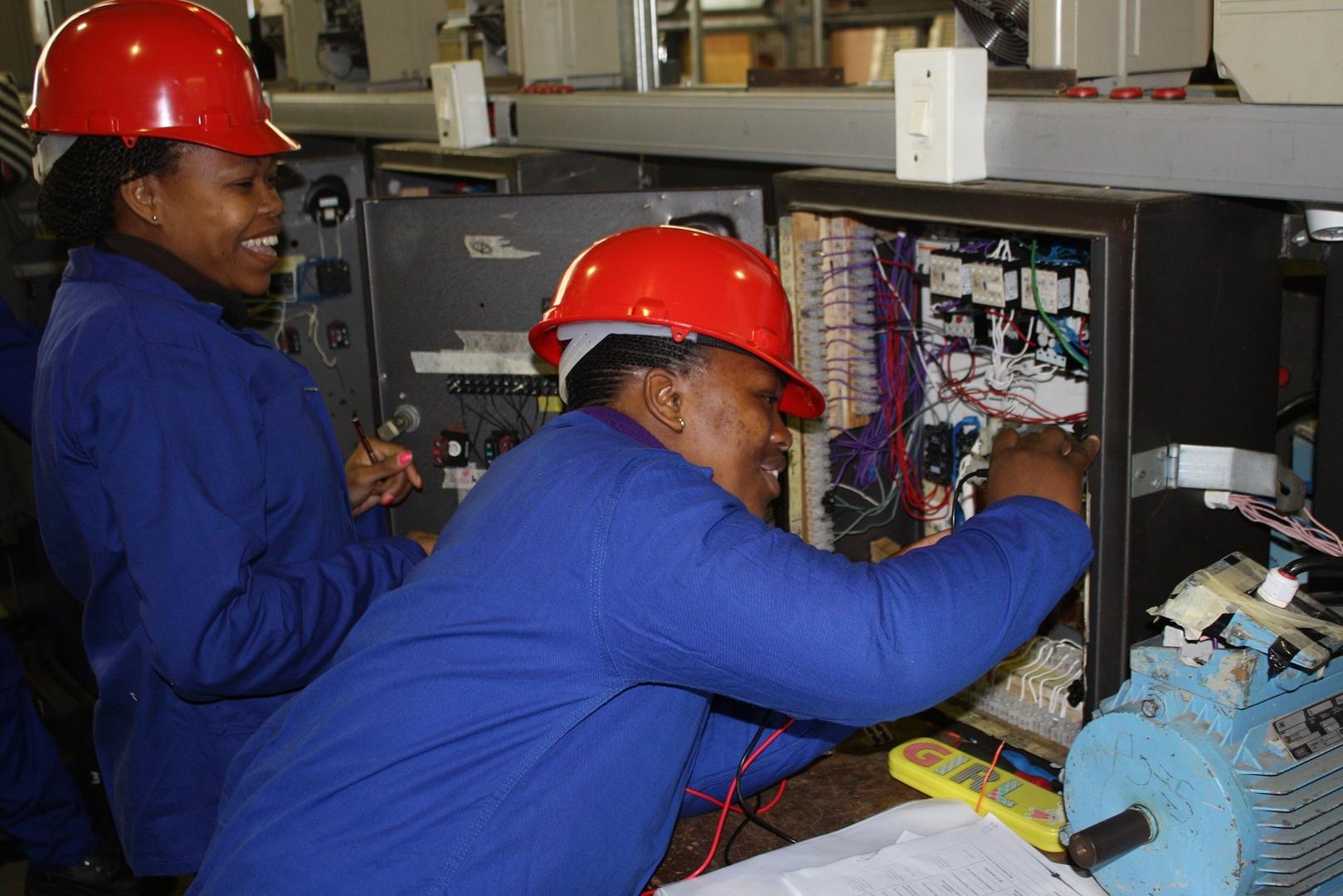 Free Online Electrician Certification Programs in the USA (2025 Guide)