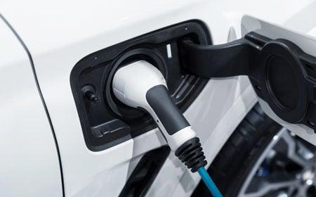 Top 12 Electric Cars in the USA With Longest Battery Life and Warranty (2025)